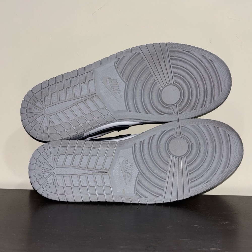 Jordan 1 Low Barons - men’s 11 (scuffs, general wear) - Picture 6 of 8